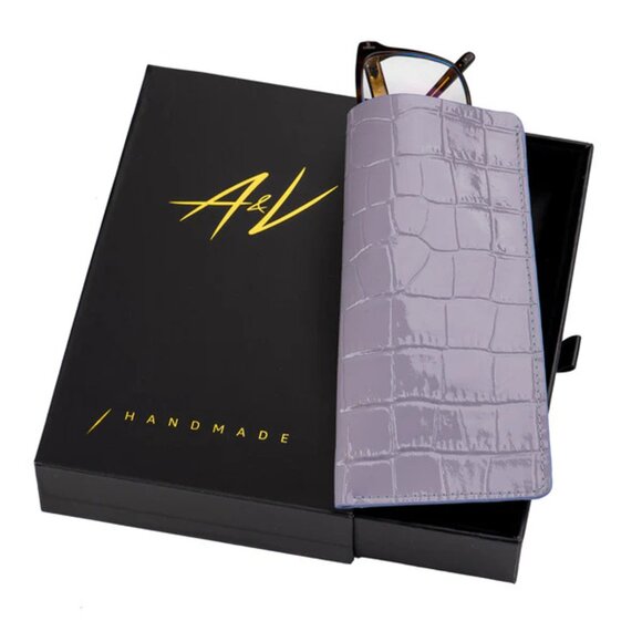 Pearl Sleek Calfskin Glasses Case – Alligator Pattern Craftsmanship - Picture 2 of 3